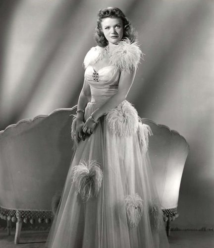 Publicity shot of Simone Simon for Cat People